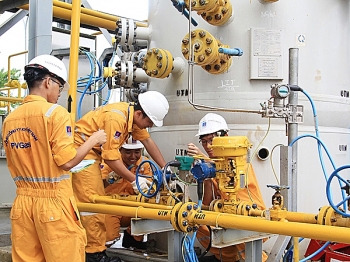 Nhóm cổ phiếu dầu khí dẫn dắt, VN-Index áp sát mốc 1.000 điểm