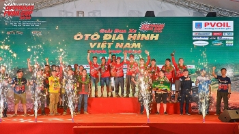 Những nhà vô địch giải đua xe ô tô địa hình PVOIL VOC 2020