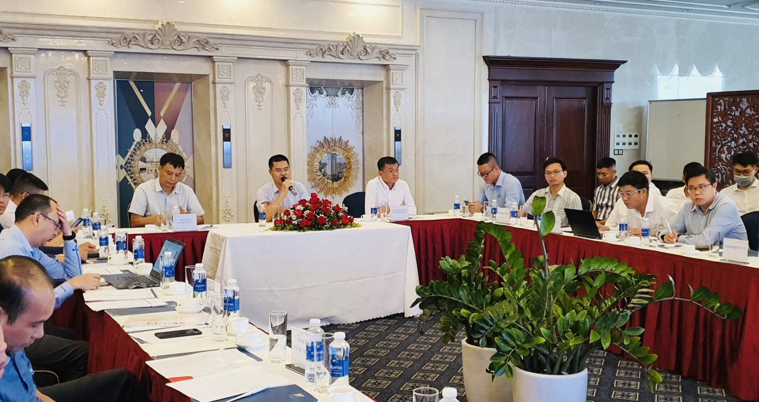 Ảnh 2: Ông Lê Hữu Hảo – Phó Giám đốc Chi nhánh Khí Hải Phòng phát biểu khai mạc Hội thảo