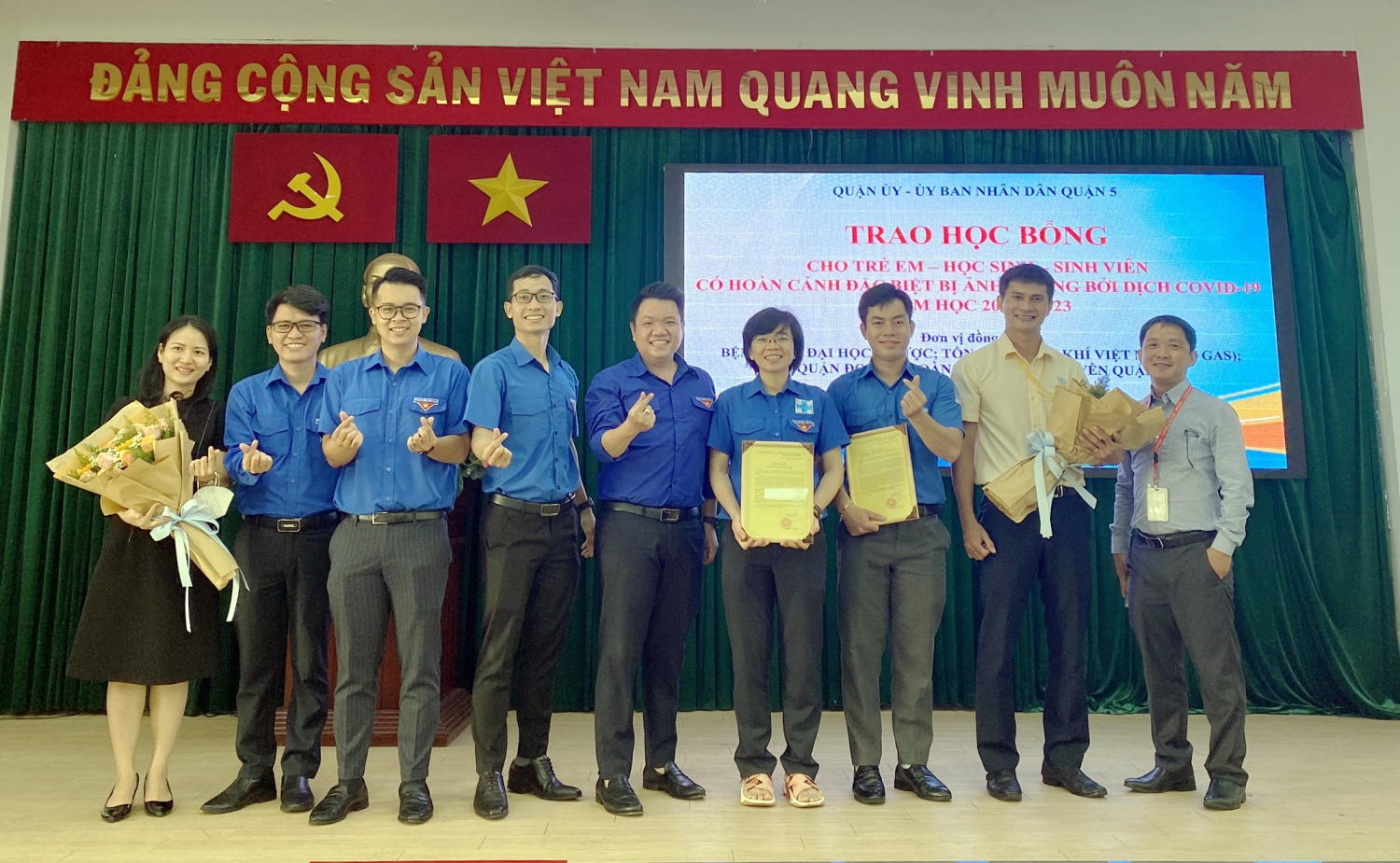 Công đoàn Cơ quan điều hành và Chi đoàn Chi nhánh Kinh doanh LNG đại diện Tổng Công ty Khí Việt Nam tham gia chương trình ý nghĩa tại Tp.HCM
