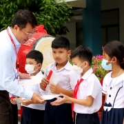 Công ty Vận chuyển khí Đông Nam Bộ tích cực đồng hành “Tiếp sức đến trường”
