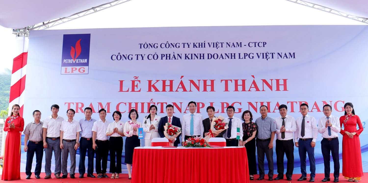 Lễ ký kết Hợp tác Chiết nạp LPG giữa PV GAS LPG và Công ty cổ phần Tập đoàn Dầu khí Anpha