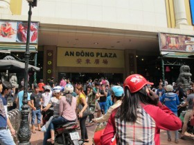 Thực hư sau việc tiểu thương An Đông Plaza phản đối tăng giá sạp
