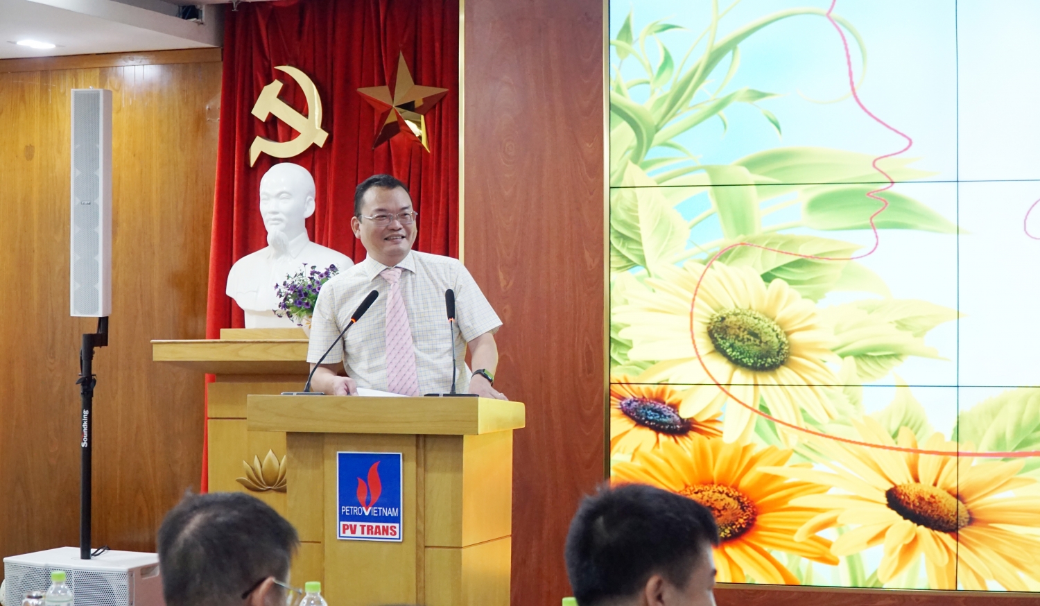 Ông Nguyễn Quốc Thịnh - Phó Tổng giám đốc, Chủ tịch Công đoàn PVTrans phát biểu khai mạc chương trình