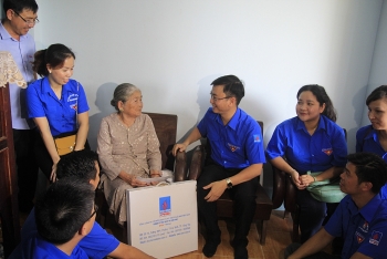 Tuổi trẻ PTSC thăm hỏi, khám bệnh miễn phí cho các Mẹ Việt Nam Anh hùng