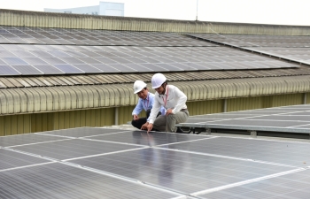 Giải pháp thúc đẩy điện mặt trời mái nhà khu vực công nghiệp và thương mại