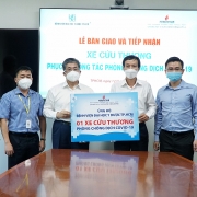 Petrovietnam trao tặng xe cứu thương cho Bệnh viện Đại học Y Dược TP HCM