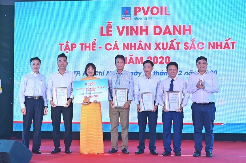 Tập thể xuất sắc nhất năm 2020: