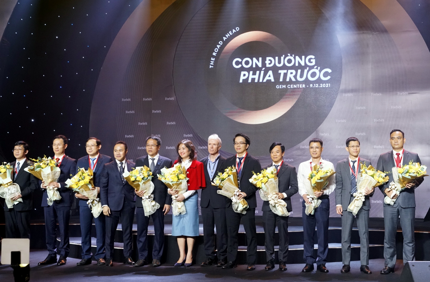 PV GAS và các doanh nghiệp hàng đầu nhận chúc mừng từ đại diện Forbes và Forbes Việt Nam