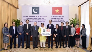 Việt Nam tặng Pakistan 100.000 USD khắc phục hậu quả lũ lụt