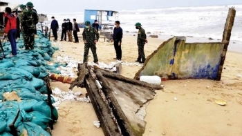 Thừa Thiên Huế: Đầu tư kè sạt lở biển vùng trọng điểm