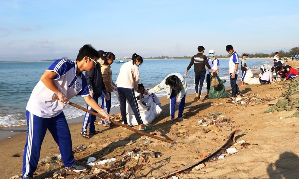 Hiệu quả từ những mô hình thu gom rác nhựa trên biển Việt Nam