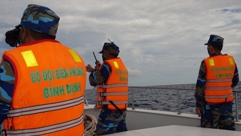 Bình Định: Nỗ lực tìm kiếm 2 ngư dân mất tích trên biển