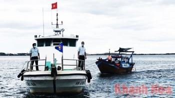 Khánh Hòa: Truy quét tàu giã cào
