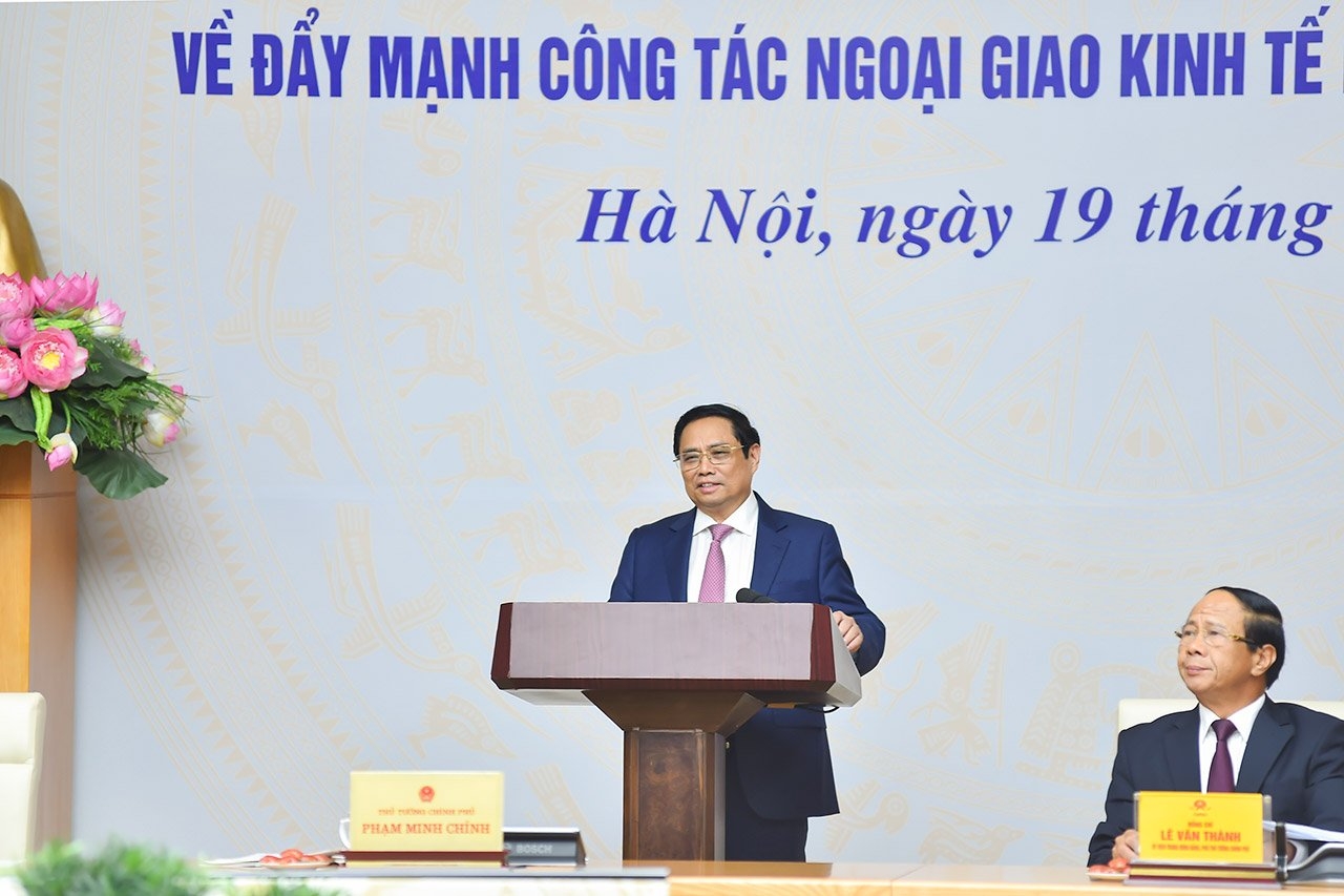 Thủ tướng chủ trì hội nghị trực tuyến với các Trưởng cơ quan đại diện Việt Nam ở nước ngoài