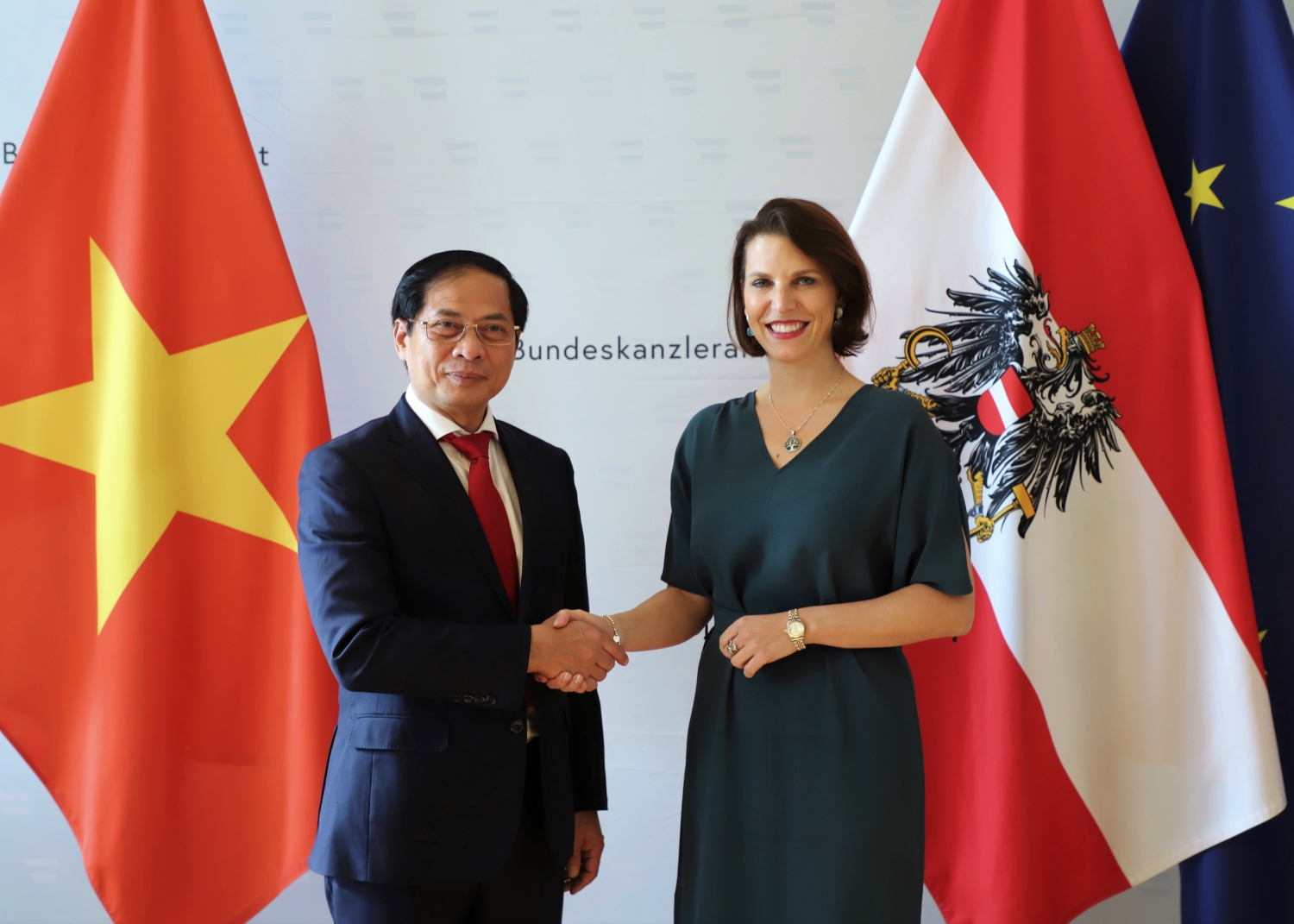 Bộ trưởng Ngoại giao Bùi Thanh Sơn thăm chính thức Cộng hòa Áo
