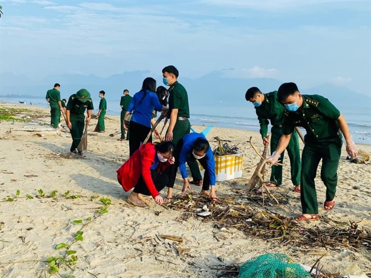 Tuổi trẻ BĐBP Đà Nẵng ra quân làm sạch biển và phòng, chống rác thải nhựa