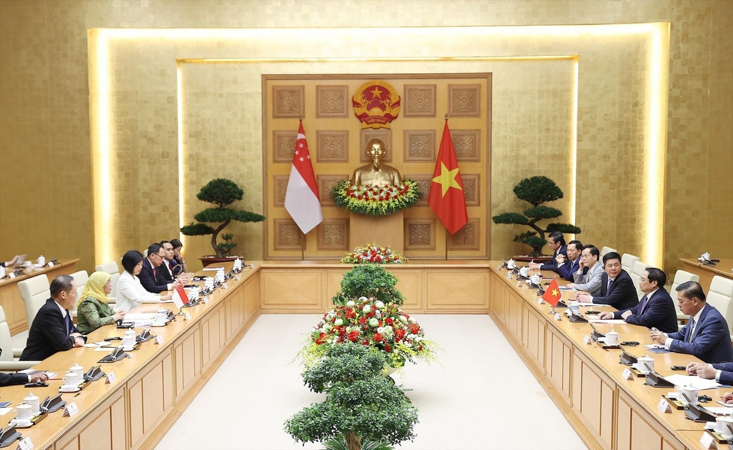 Thủ tướng Phạm Minh Chính hội kiến Tổng thống Singapore Halimah Yacob