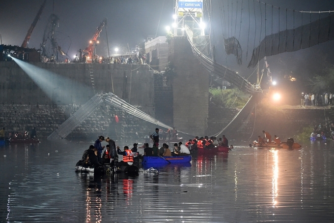 Tin Bộ Ngoại giao: Điện chia buồn về vụ sập cầu tại bang Gurajat, Ấn Độ
