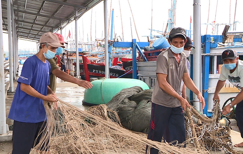 Phú Yên: Vượt khó để bám biển khai thác
