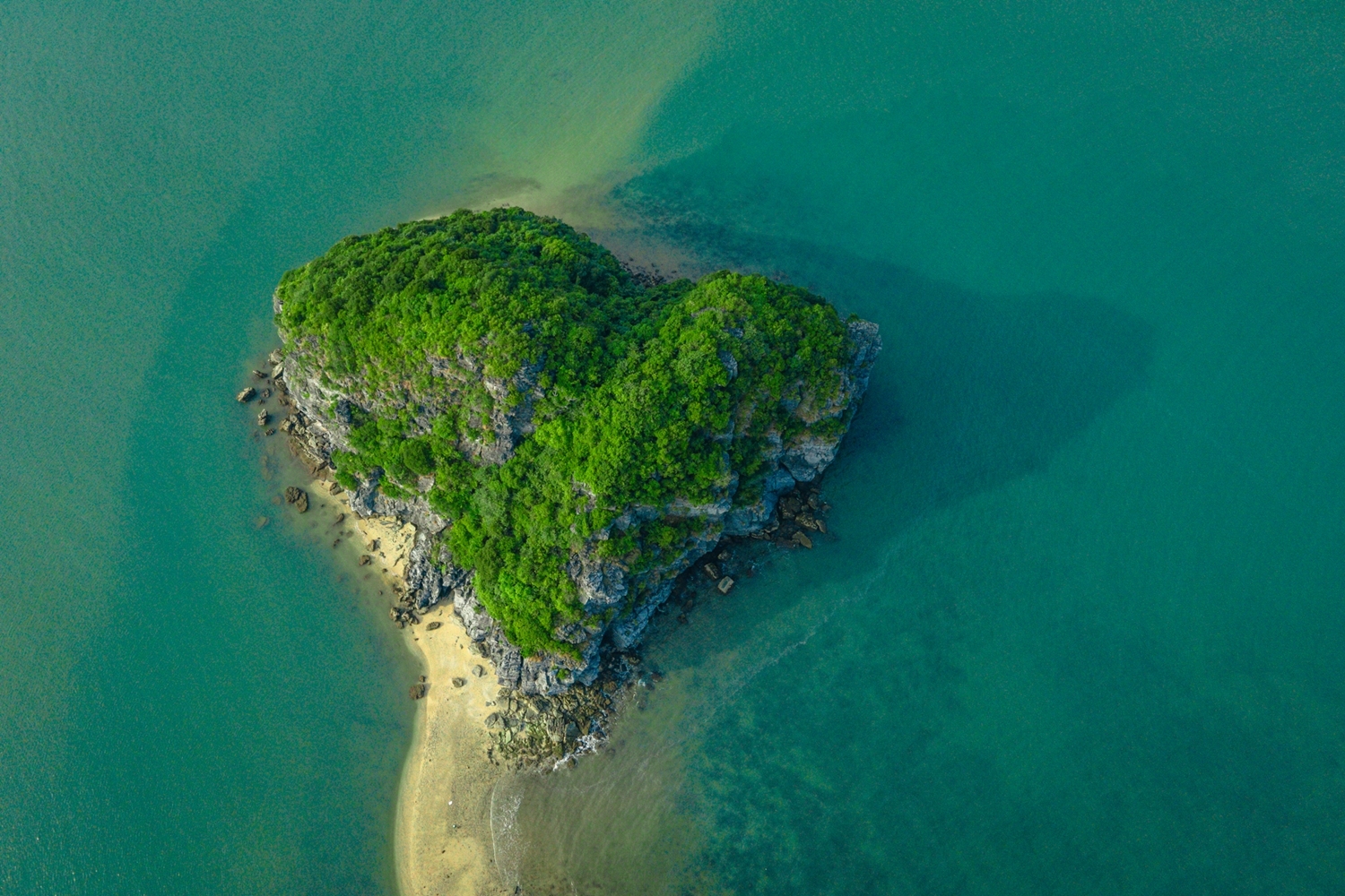 Những hình dáng có ‘1 không 2’ của 6 hòn đảo thú vị trên thế giới