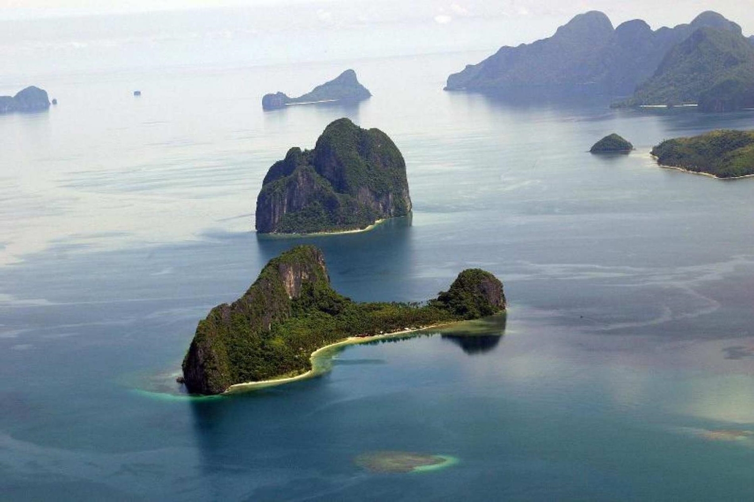 Những hình dáng có ‘1 không 2’ của 6 hòn đảo thú vị trên thế giới