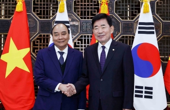 Chủ tịch nước Nguyễn Xuân Phúc hội kiến Chủ tịch Quốc hội Hàn Quốc Kim Jin Pyo
