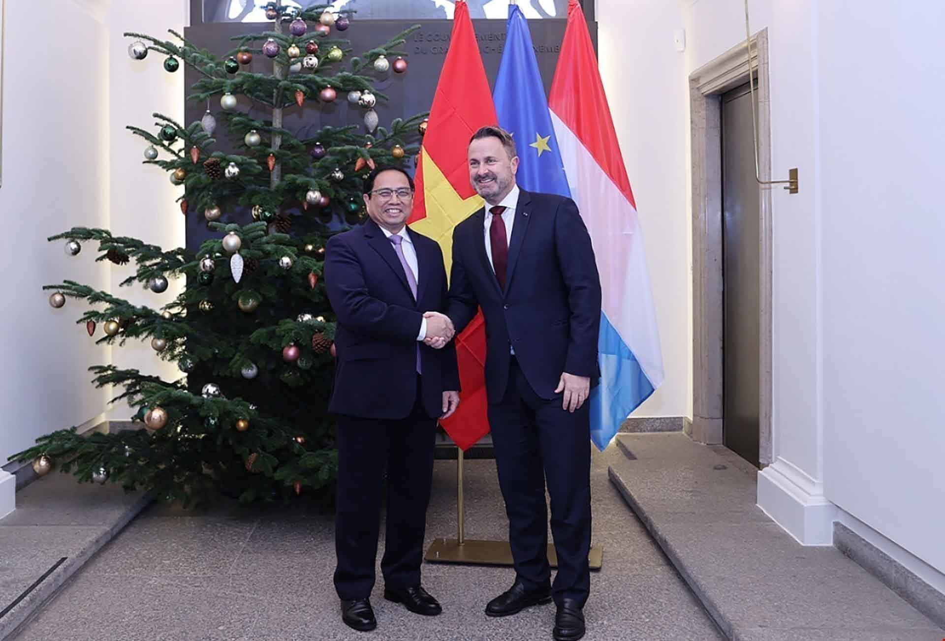 Thủ tướng Chính phủ Phạm Minh Chính và Thủ tướng Luxembourg Xavier Bettel trước khi tiến hành hội đàm. (Nguồn: TTXVN)