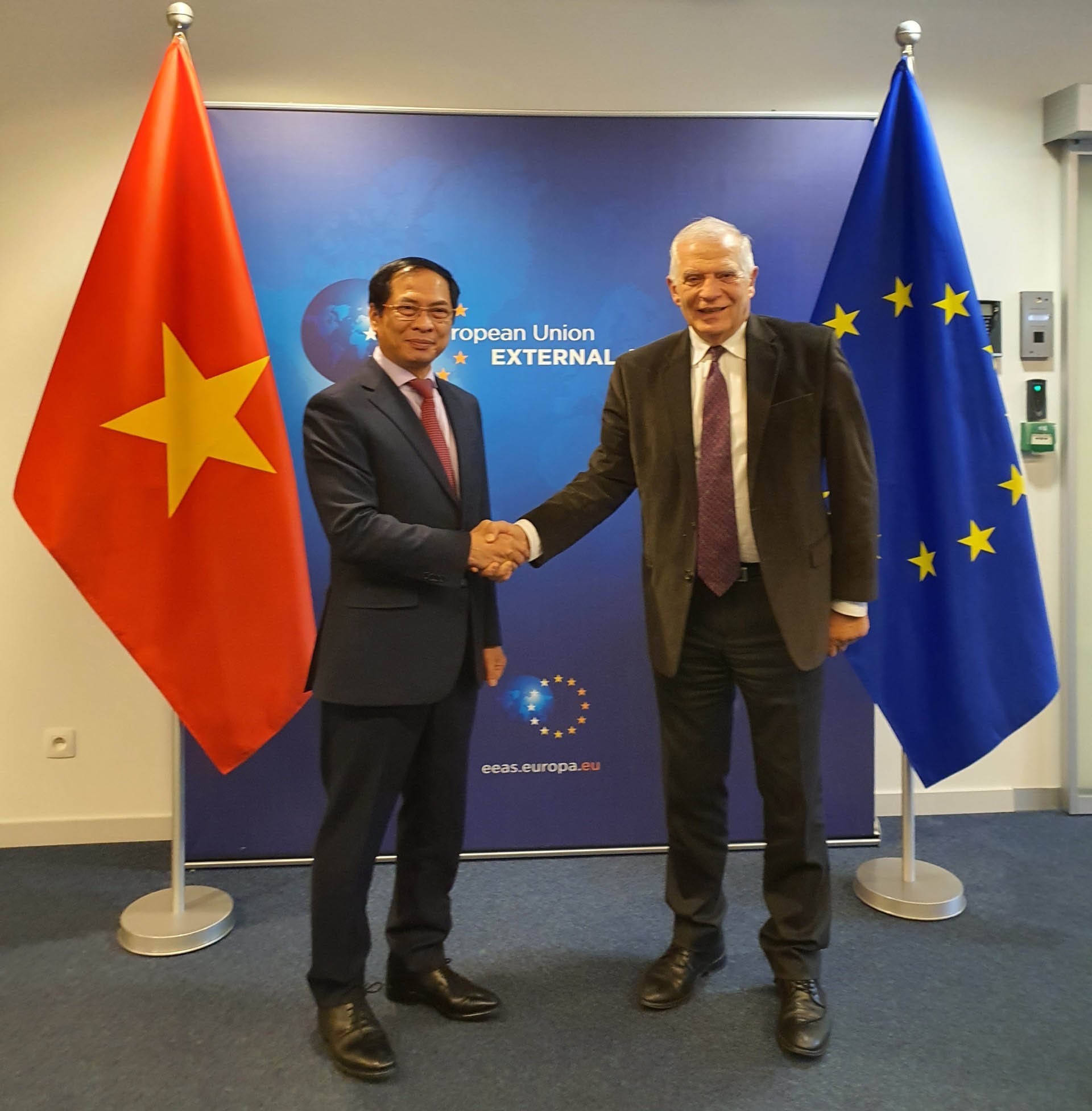 Bộ trưởng Ngoại giao Bùi Thanh Sơn gặp Đại diện cấp cao EU về chính sách an ninh và đối ngoại, Phó Chủ tịch Ủy ban châu Âu Josep Borrel