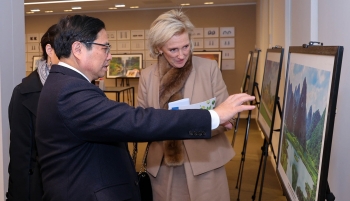 Thủ tướng Phạm Minh Chính gặp Công chúa Bỉ Astrid
