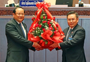 Thủ tướng Phạm Minh Chính chúc mừng tân Thủ tướng CHDCND Lào