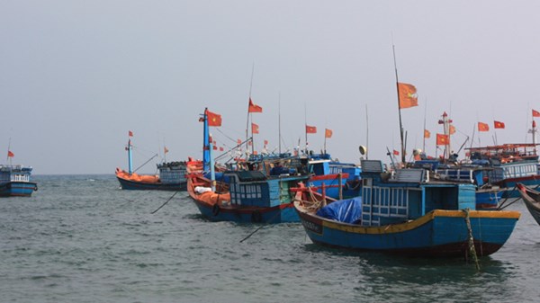 Quảng Bình: Bàn giao hai trạm liên lạc giữa đất liền và tàu thuyền đánh cá