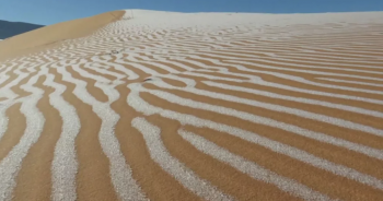 Băng bao phủ… sa mạc Sahara lần thứ 4 trong nửa thế kỷ
