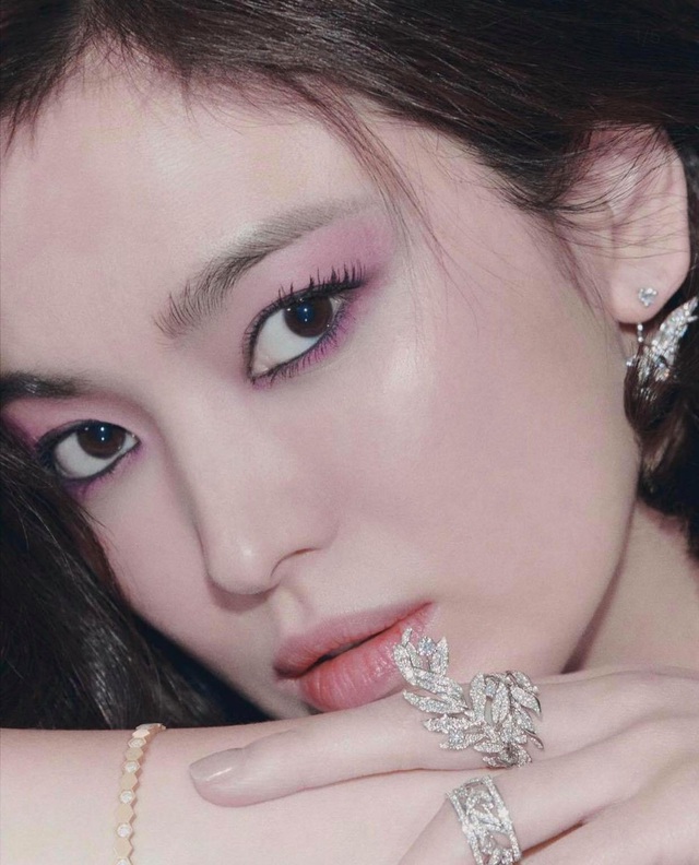Ảnh thời nặng 70kg của Song Hye Kyo gây sốt mạng xã hội - 12