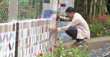 Độc lạ những căn nhà Việt có hàng rào được ốp bằng iPhone và tivi