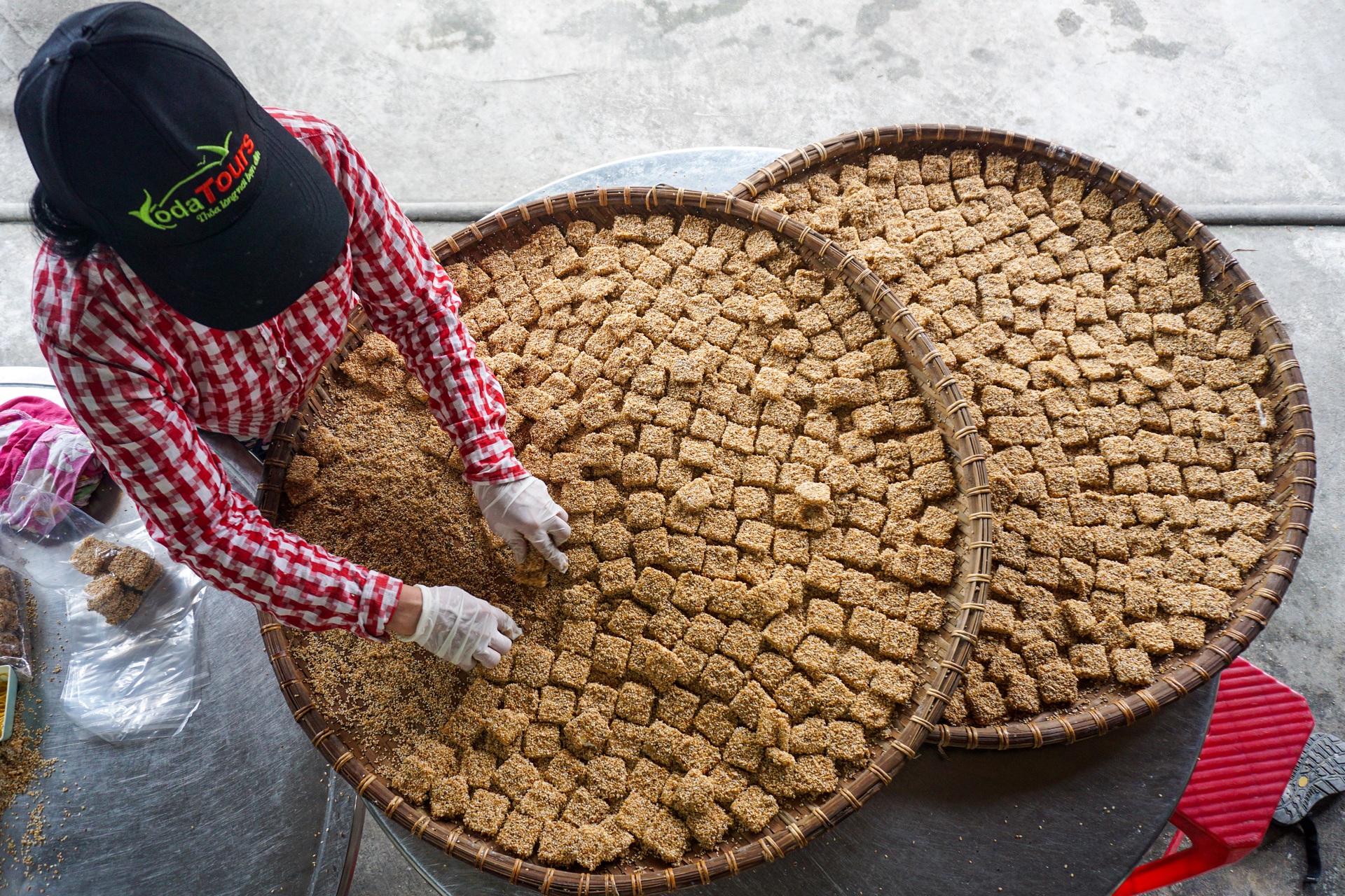 Làng bánh bảy lửa đặc sản Đà Nẵng làm ngày đêm vẫn không đủ bán Tết - 10