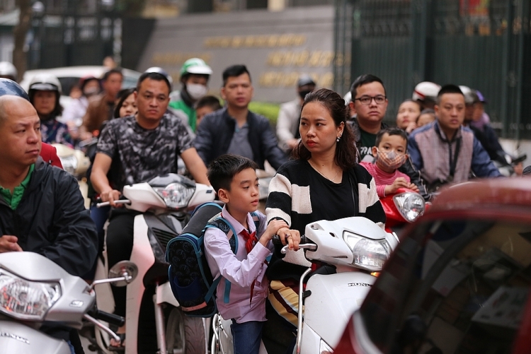 ngay dau di lam sau nghi tet nhieu nguoi van quen mu bao hiem