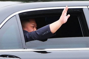 Chủ tịch Triều Tiên tới ga Đồng Đăng, lên ô tô về Hà Nội