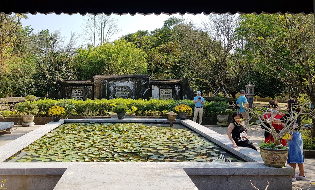 Đầu xuân thăm ngôi nhà vườn đặc sắc nhất xứ Huế