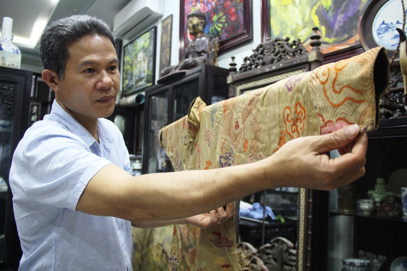 Ngắm bộ sưu tập cá nhân trang phục triều Nguyễn hiếm có tại Huế
