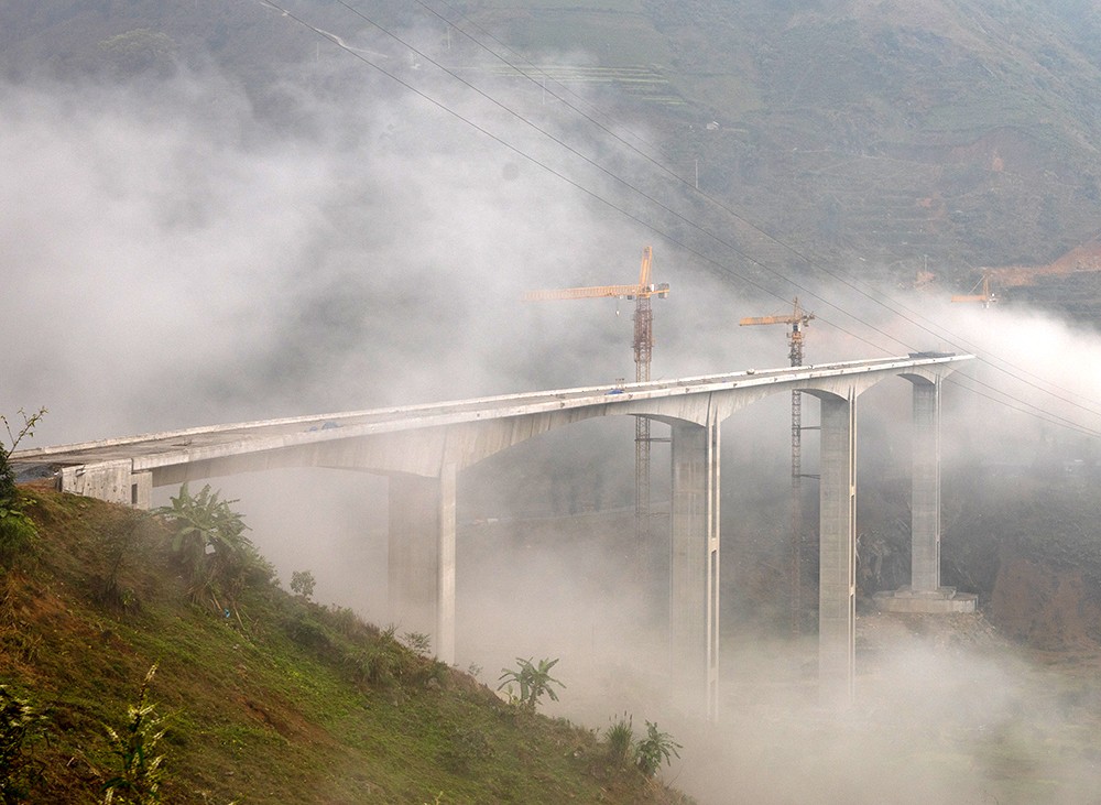 Vẻ đẹp hùng vỹ của cây cầu cao nhất Việt Nam