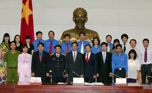 Thủ tướng Nguyễn Tấn Dũng gặp 10 gương mặt trẻ tiêu biểu