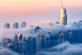 Một Dubai khác lạ ẩn hiện trong sương