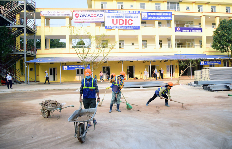 ha noi cai tao benh vien da chien trong 10 ngay