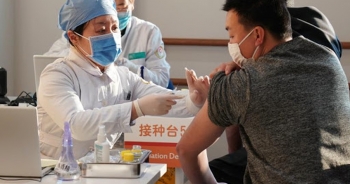 Trung Quốc triển khai chương trình "hộ chiếu vắc xin Covid-19"