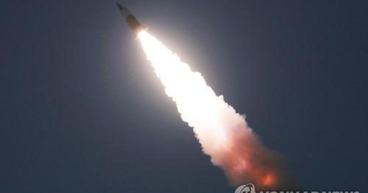 Triều Tiên bị nghi phóng tên lửa đạn đạo, "nắn gân" chính quyền Biden