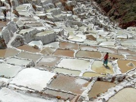 Kỳ vĩ "ruộng muối" bậc thang ở Peru