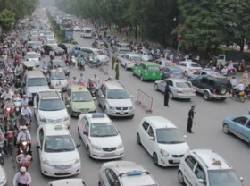 Taxi ở Hà Nội: Nhiều xe "hồn Trương Ba, da hàng thịt"