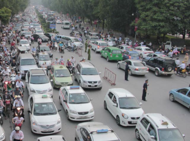 Taxi ở Hà Nội: Nhiều xe 