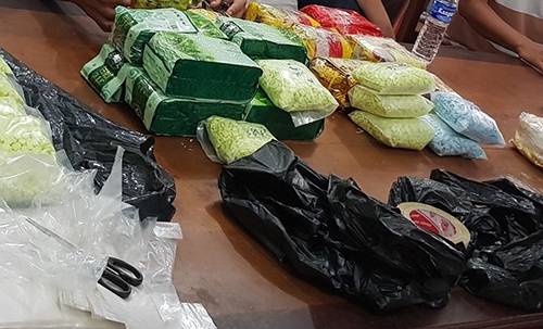 Vây bắt hai đối tượng mang 26 kg ma túy từ Campuchia về Việt Nam